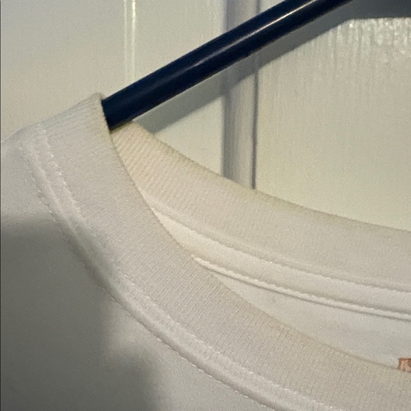 Men’s Vintage Guess White Tee with Red and Purple Graphics - Picture 6 of 6